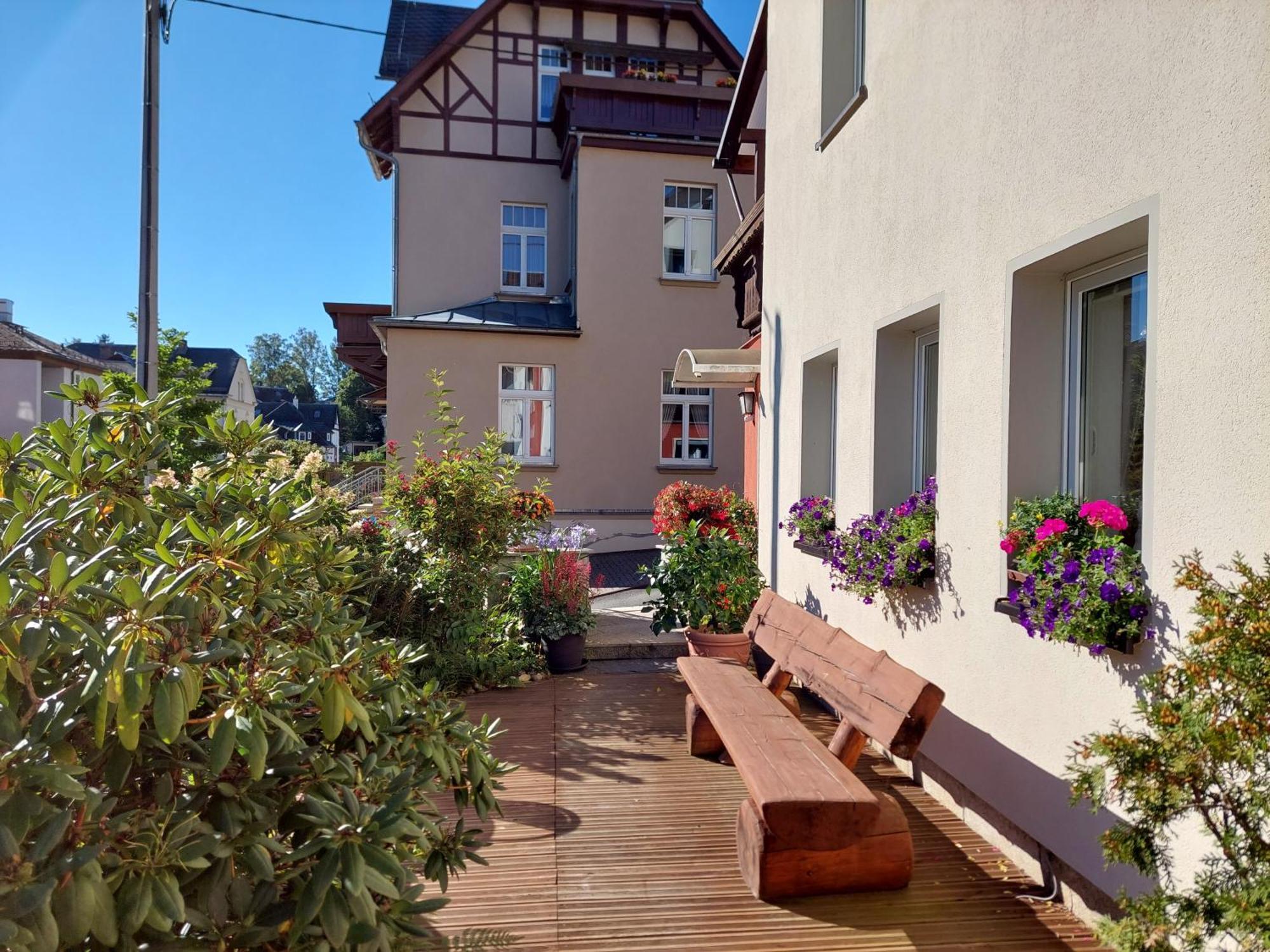 Villa Helvetia Bad Elster Buitenkant foto